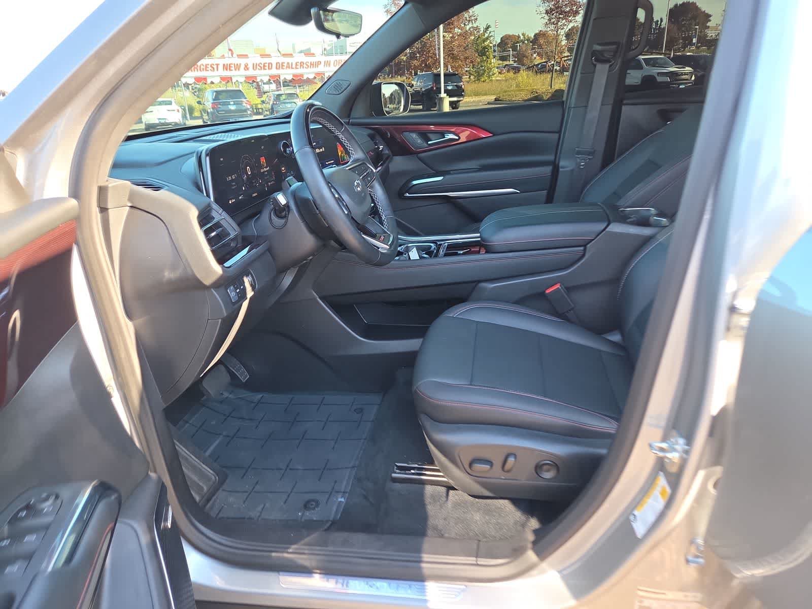 Used 2026 Chevrolet Traverse Z71 w/ Enhanced Driving Package AWD/4WD image 19