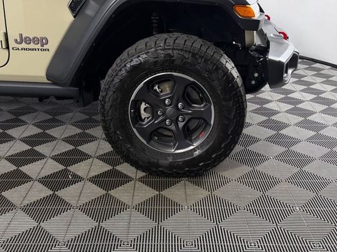 Certified 2022 Jeep Gladiator Rubicon w/ LED Lighting Group AWD/4WD image 12