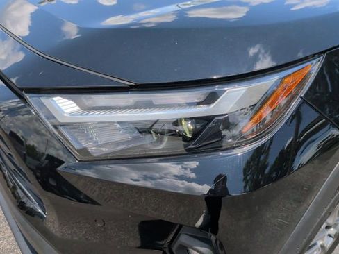 Used 2023 Toyota RAV4 XLE Premium FWD image 11
