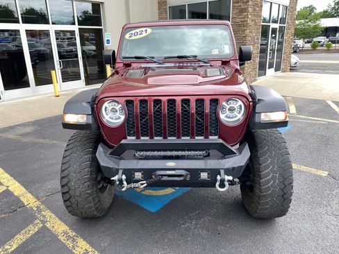 Used 2021 Jeep Gladiator Rubicon w/ Trailer Tow Package AWD/4WD image 11