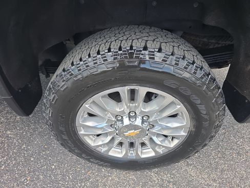 Used 2022 Chevrolet Silverado 2500 High Country AWD/4WD image 15