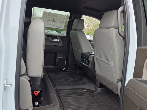 New 2026 GMC Sierra 1500 SLT image 12