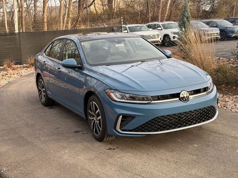 New 2026 Volkswagen Jetta SE image 7