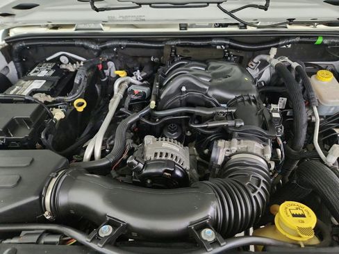 Used 2018 Jeep Wrangler Unlimited Sport S image 33