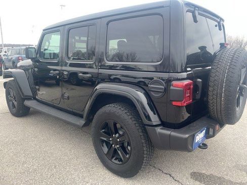 Used 2023 Jeep Wrangler Unlimited Sahara image 6