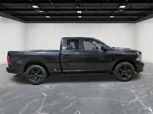 Used 2018 RAM 1500 Express w/ Black Ram 1500 Express Group image 6