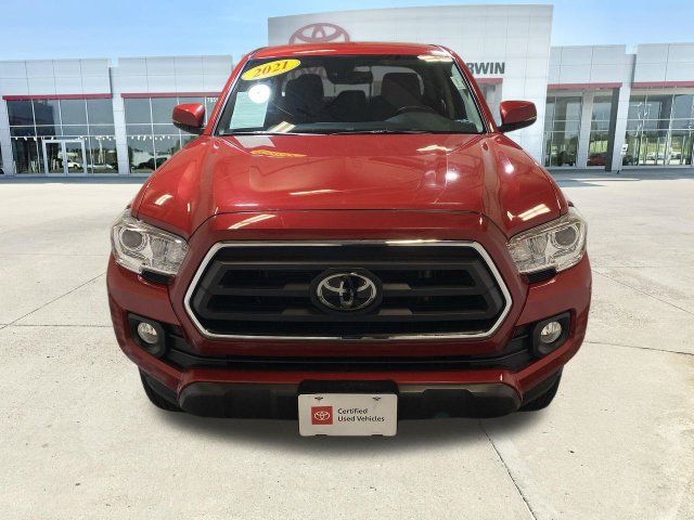 Used 2021 Toyota Tacoma SR5 w/ Technology Package AWD/4WD image 3