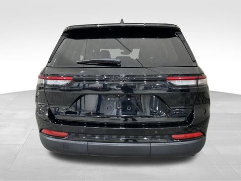 Used 2023 Jeep Grand Cherokee Limited w/ Black Appearance Package image 4