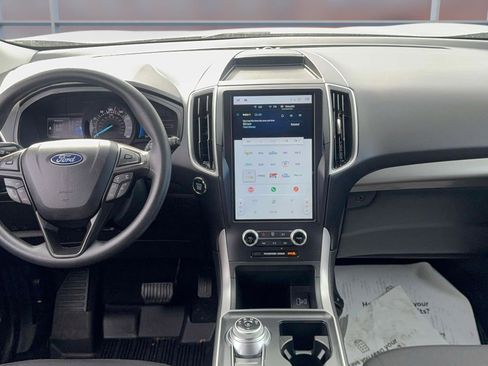Certified 2024 Ford Edge SE image 12