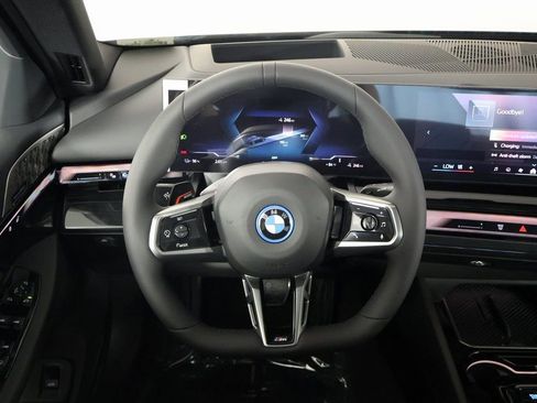 New 2026 BMW i5 eDrive40 image 3