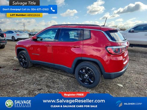 Used 2019 Jeep Compass Latitude image 3