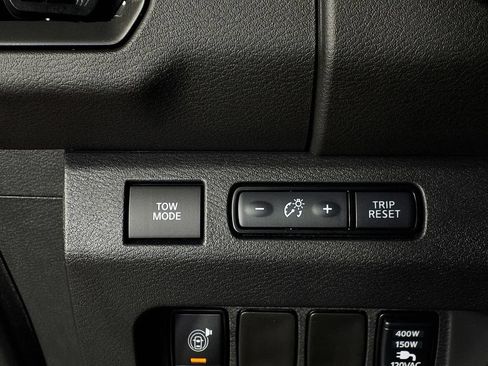 Used 2025 Nissan Frontier PRO-4X w/ Pro Convenience Package AWD/4WD image 19