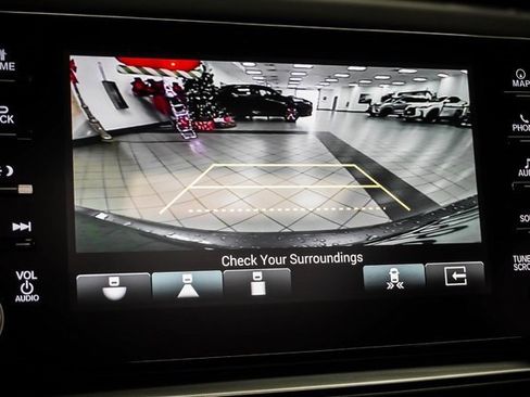 Used 2018 Honda Accord Touring image 13