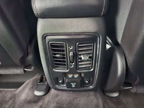 Used 2018 Jeep Grand Cherokee Overland image 36