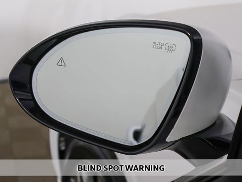 Used 2023 Genesis GV70 2.5T Advanced w/ Advanced Package image 9