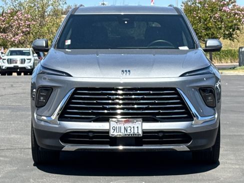 Used 2025 Buick Enclave Preferred FWD image 10