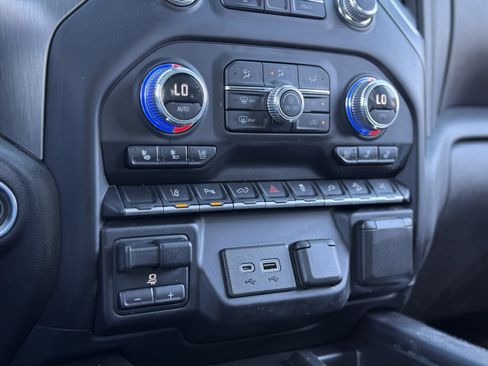 Used 2022 GMC Sierra 2500 Denali image 26