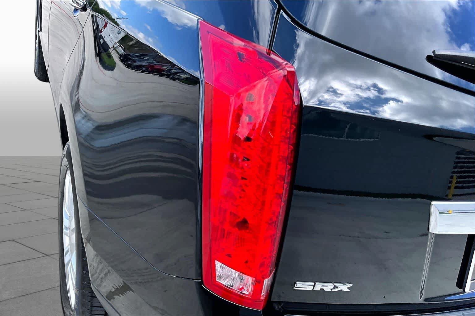 Used 2015 Cadillac SRX Luxury FWD image 27