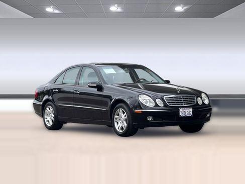 Used 2005 Mercedes-Benz E 320 Sedan image 6