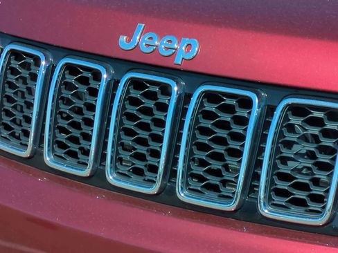 Certified 2021 Jeep Grand Cherokee Limited AWD/4WD image 12