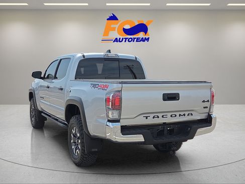 Certified 2023 Toyota Tacoma TRD Off-Road AWD/4WD image 3