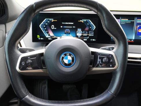 Used 2023 BMW iX xDrive50 w/ Sport Package AWD/4WD image 18