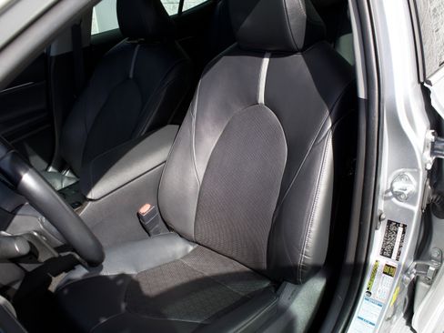 Used 2021 Toyota Camry XSE AWD/4WD image 12