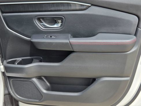 Used 2025 Honda Pilot Black Edition image 31