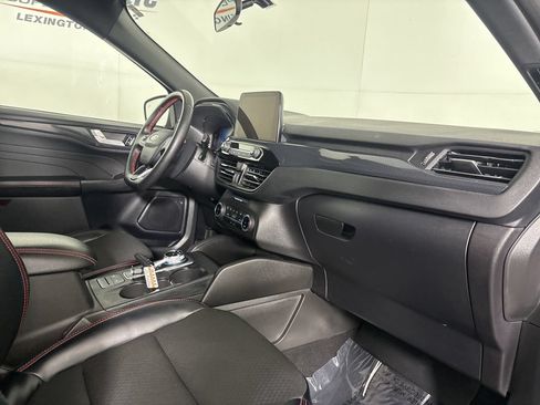 Used 2025 Ford Escape ST-Line FWD image 32