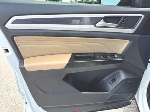 Used 2021 Volkswagen Atlas Cross Sport SEL R-Line FWD image 23