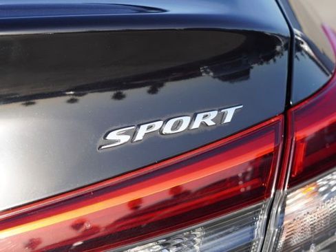 Used 2022 Honda Civic Sport image 9