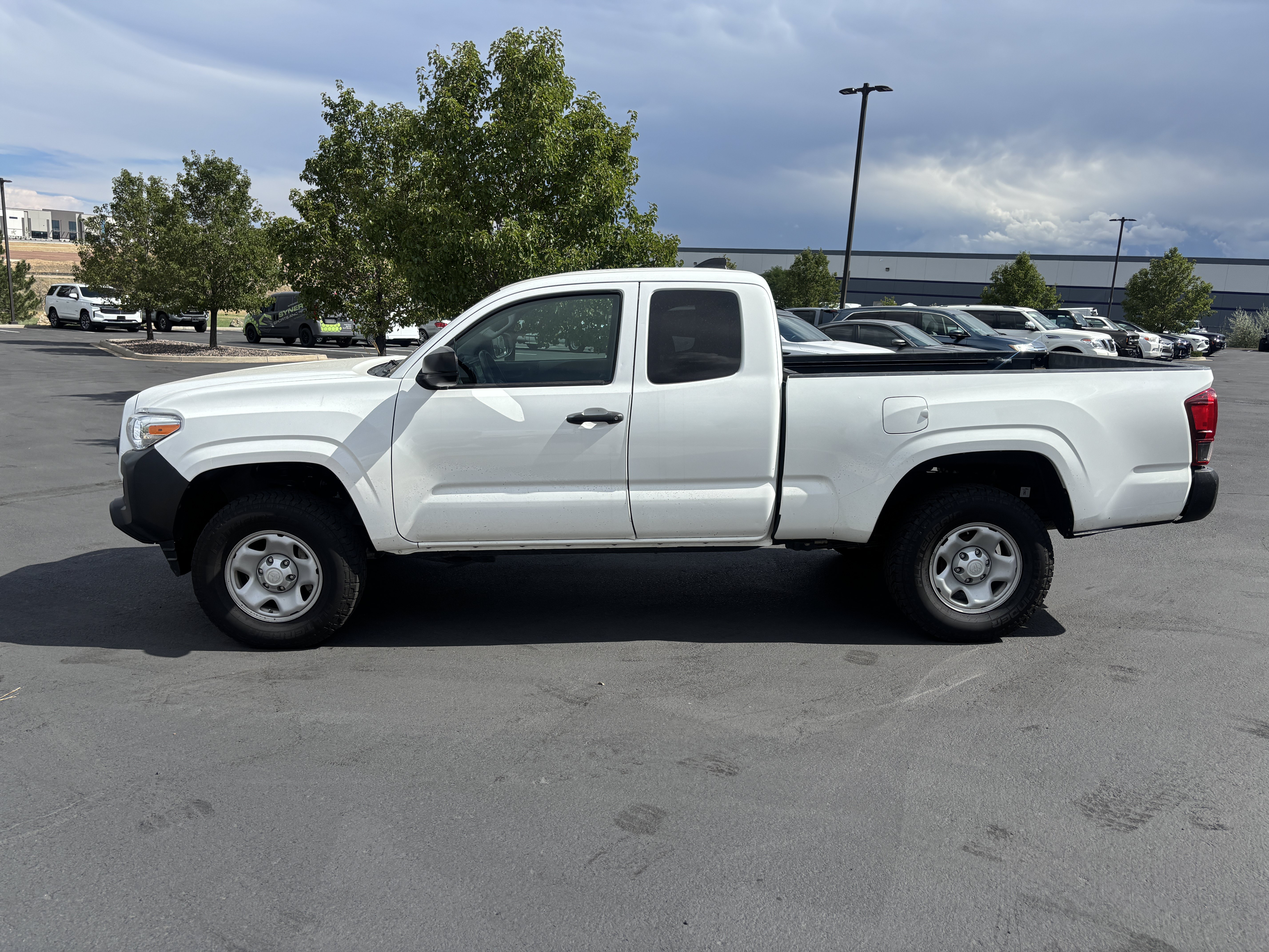 Used 2022 Toyota Tacoma SR AWD/4WD image 4