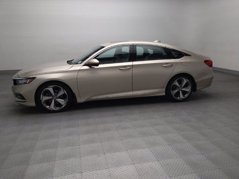 Used 2018 Honda Accord Touring image 2