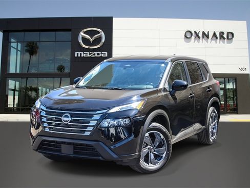 Used 2024 Nissan Rogue SV image 1