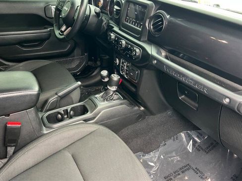 Used 2022 Jeep Wrangler Unlimited Sport image 16