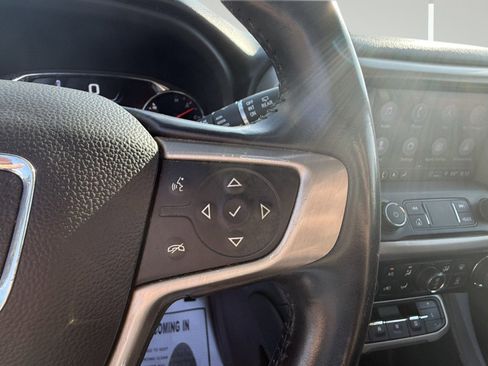 Used 2022 GMC Acadia Denali image 22