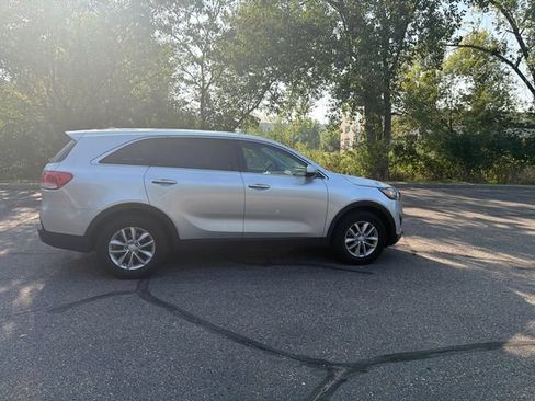 Used 2016 Kia Sorento L FWD image 15