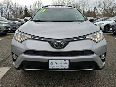 Used 2018 Toyota RAV4 XLE image 2