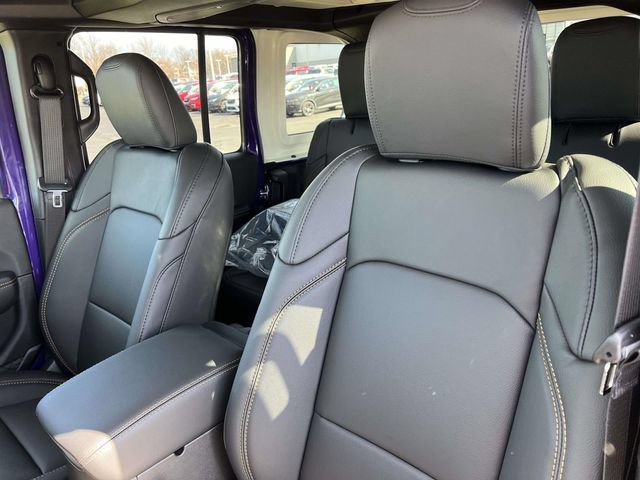 New 2026 Jeep Wrangler Unlimited Sahara w/ Whitecap Package AWD/4WD image 21