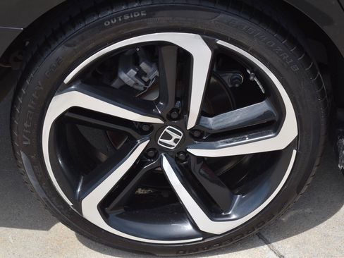 Used 2022 Honda Accord Sport image 12