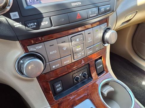 Used 2011 Toyota Highlander Limited AWD/4WD image 13