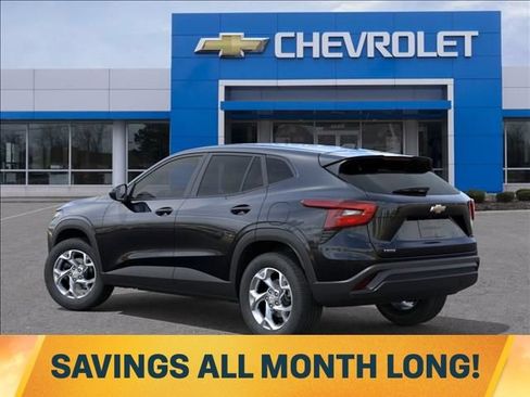 New 2026 Chevrolet Trax LS w/ LS Convenience Package FWD image 3