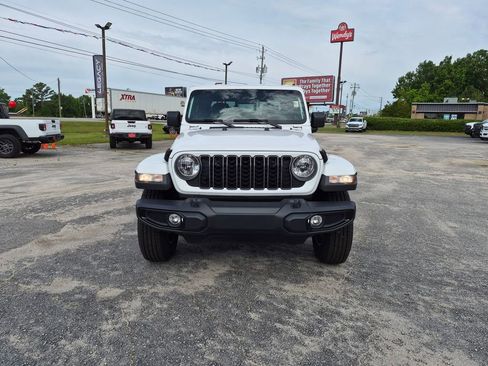 Used 2025 Jeep Gladiator Sport AWD/4WD image 8