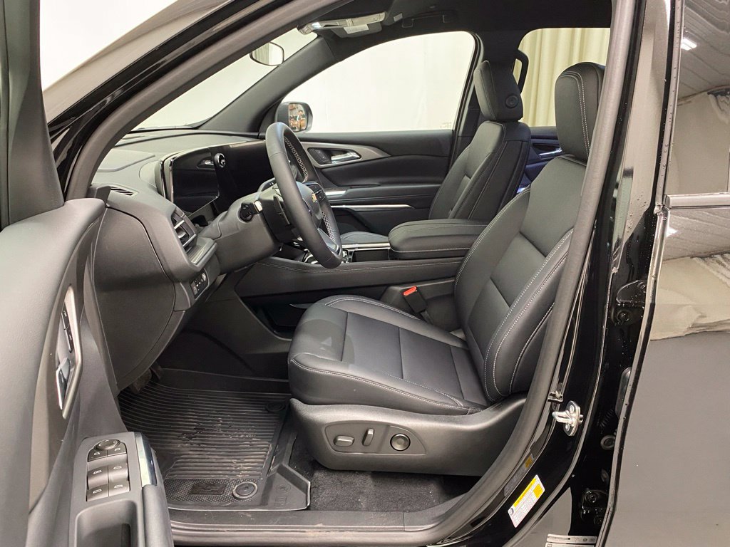 New 2027 Chevrolet Traverse LT w/ LPO, Floor Liner Package AWD/4WD image 14