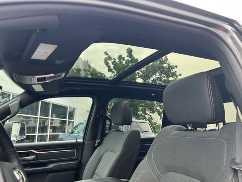Used 2022 RAM 1500 Big Horn AWD/4WD image 3