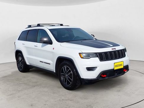 Used 2017 Jeep Grand Cherokee Trailhawk w/ Trailhawk Luxury Group AWD/4WD image 3