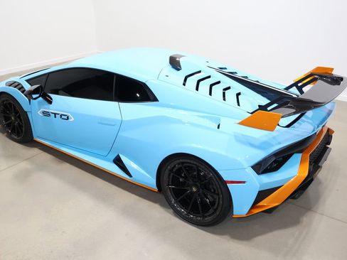 Used 2021 Lamborghini Huracan STO image 8
