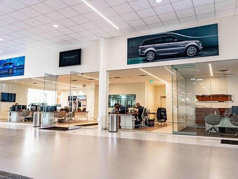 New 2025 Land Rover Discovery Sport S image 31