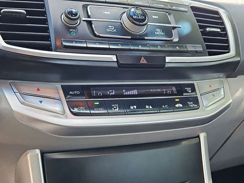 Used 2013 Honda Accord EX image 25