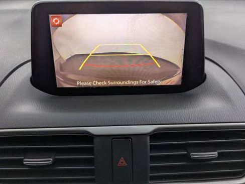 Used 2018 MAZDA MAZDA3 Touring FWD image 30